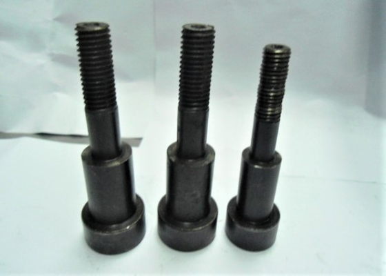 Piezas del molde de la precisión de JIS un tipo negro químico de acero inoxidable del perno de hombro el C