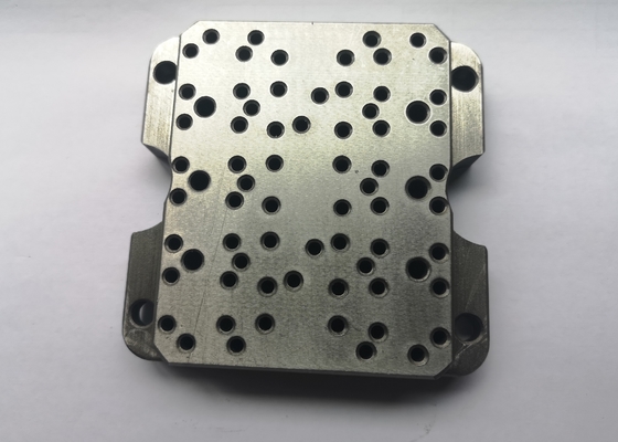 Las piezas que muelen de aluminio de cobre amarillo Chrome del CNC el chorreo de arena del niquelado