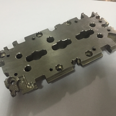 Las piezas que muelen de aluminio de cobre amarillo Chrome del CNC el chorreo de arena del niquelado